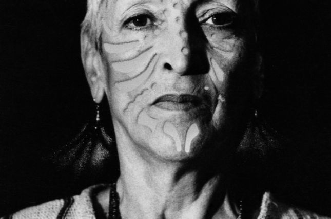 Meret Oppenheim, Porträt mit Tätowierung, 1980, Privatsammlung, Bern, Foto: Heinz Günter Mebusch, Düsseldorf © VBK, Wien, 2013 Meret Oppenheim, Porträt mit Tätowierung, 1980, Privatsammlung, Bern, Foto: Heinz Günter Mebusch, Düsseldorf © VBK, Wien, 2013