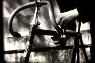 Rainer Ganahl, I wanna be Alfred Jarry, VINDEX bike-dick, 1897 / 2011, Fotografie © Rainer Ganahl