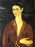 Frida Kahlo, Selbstbildnis mit Samtkleid, 1926, Privatbesitz, Courtesy Galería Arvil, Mexiko-Stadt